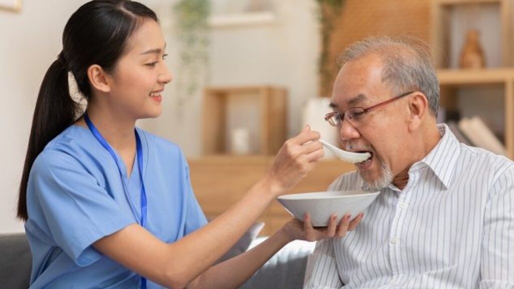 Người cao tuổi dung đạm protimedic